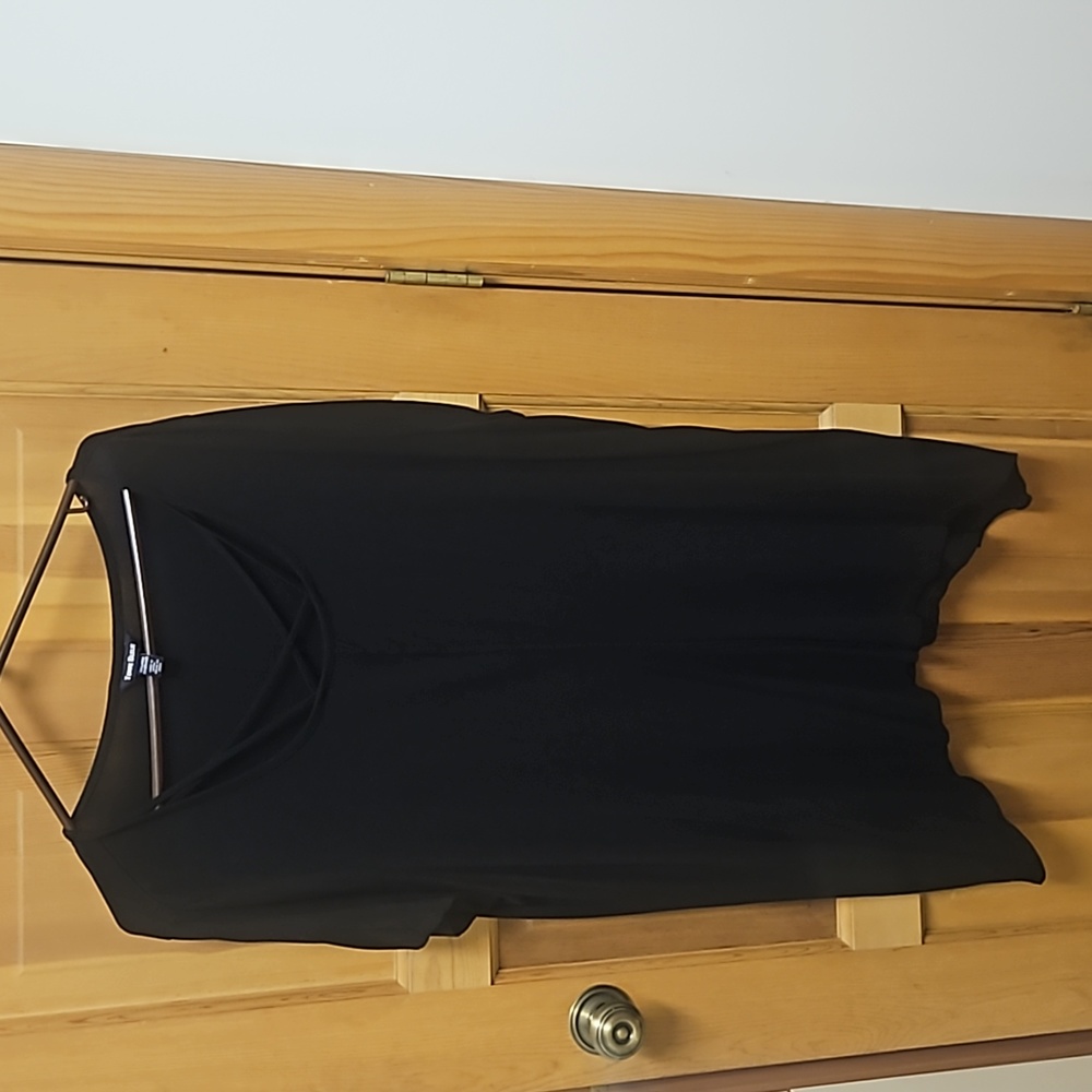 Black XXL Sharkbite Hem top/dress plus bonus tank top